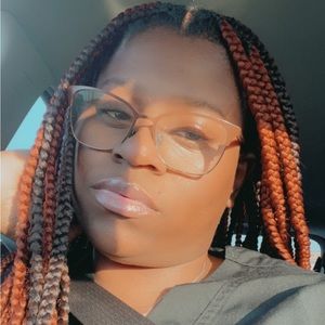 Meet your Posher, Kendra